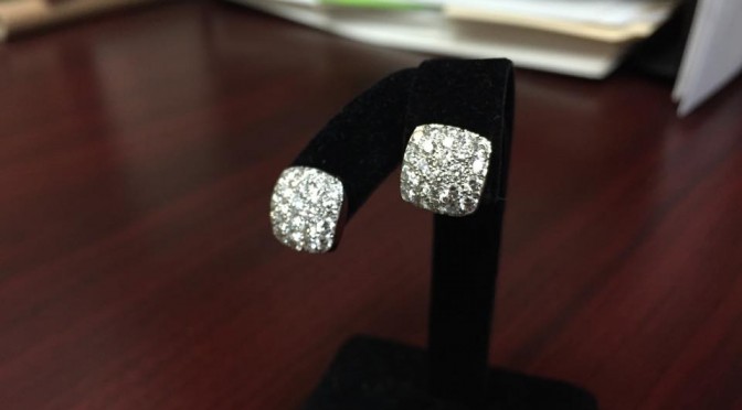 https://www.jewelrynloan.com/blog/carelle-18k-gold-diamond-earrings-3000