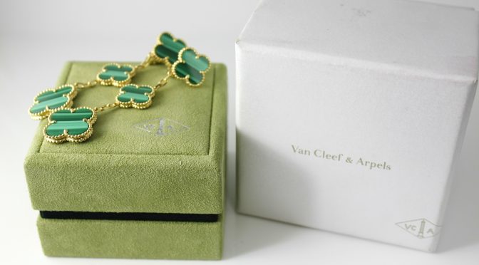 Authentic. Van Cleef & Arpels Magic Alhambra Earrings, Malachite