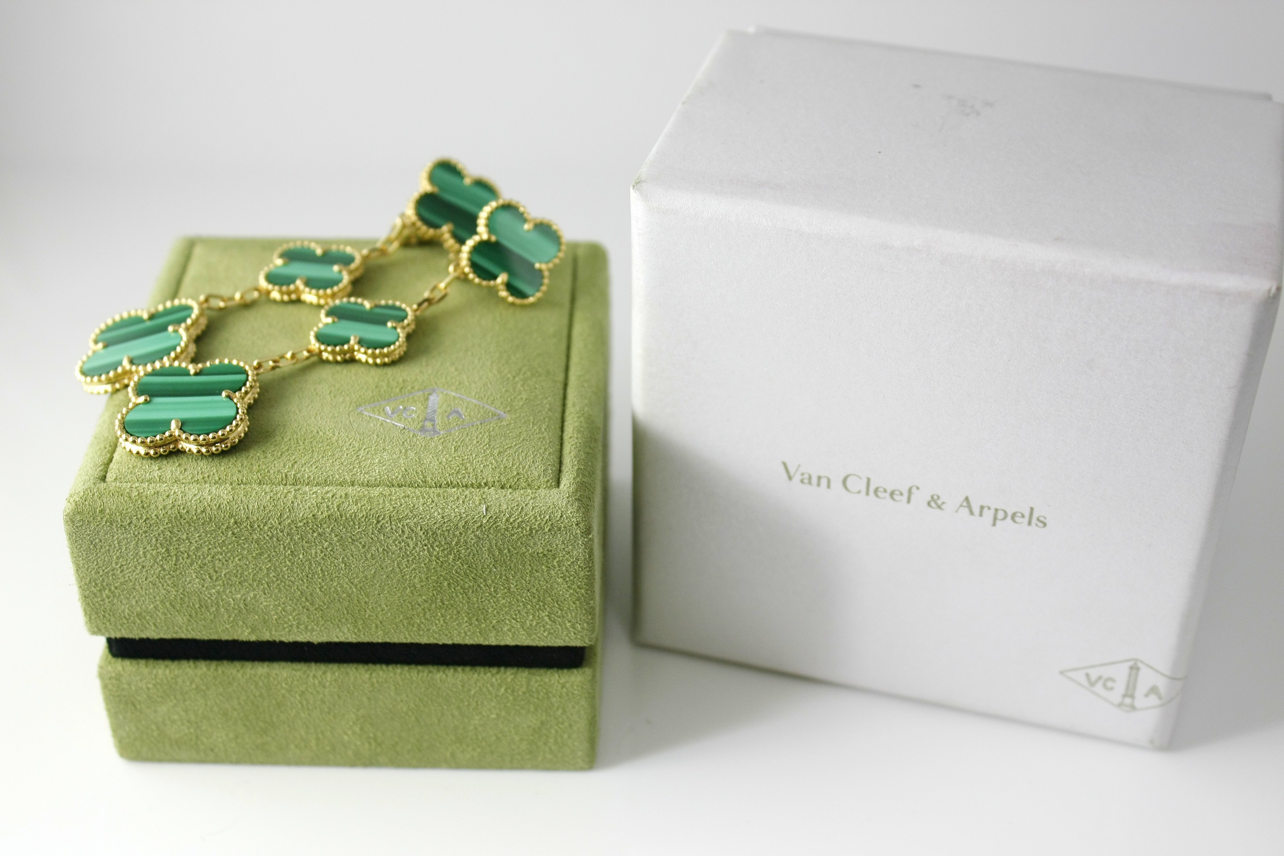 van cleef and arpels box