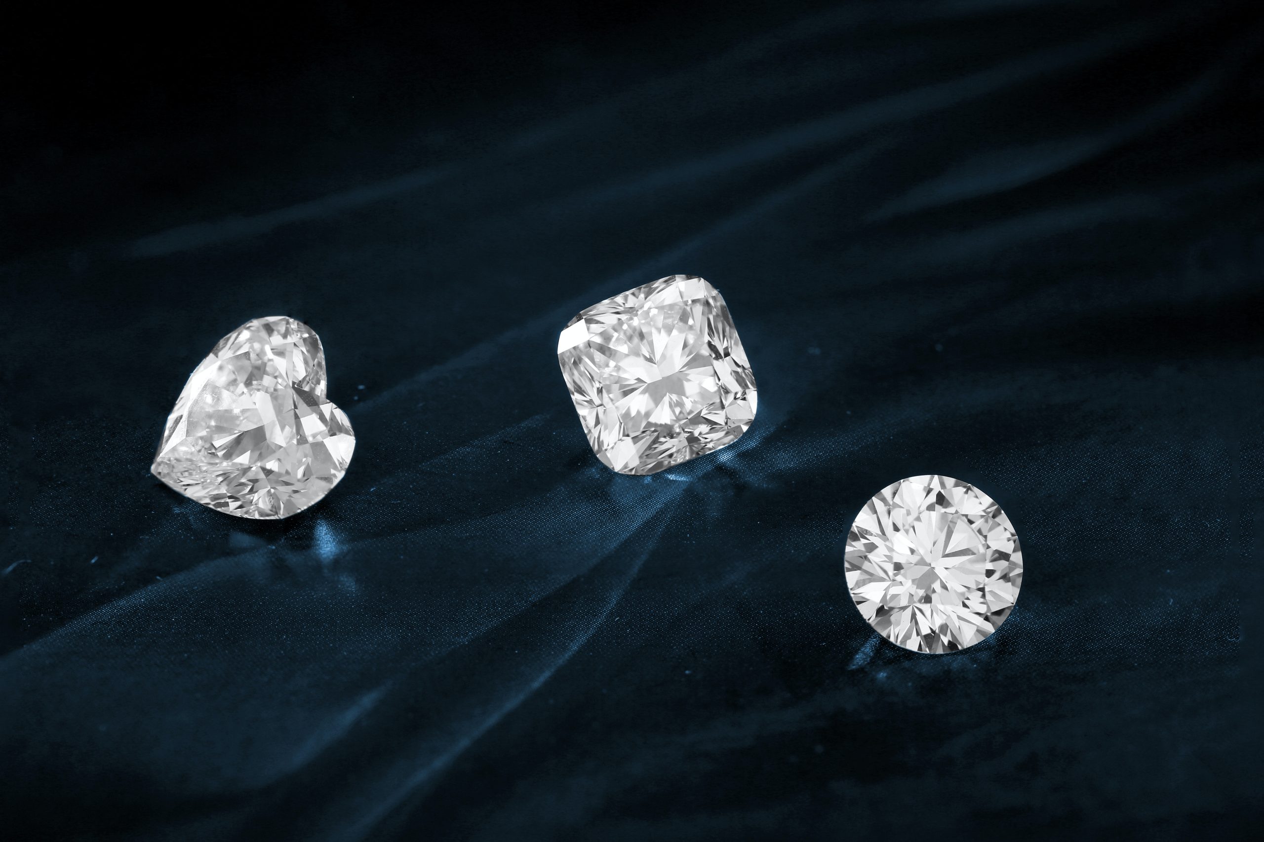 https://www.jewelrynloan.com/blog/what-is-a-lab-grown-diamond